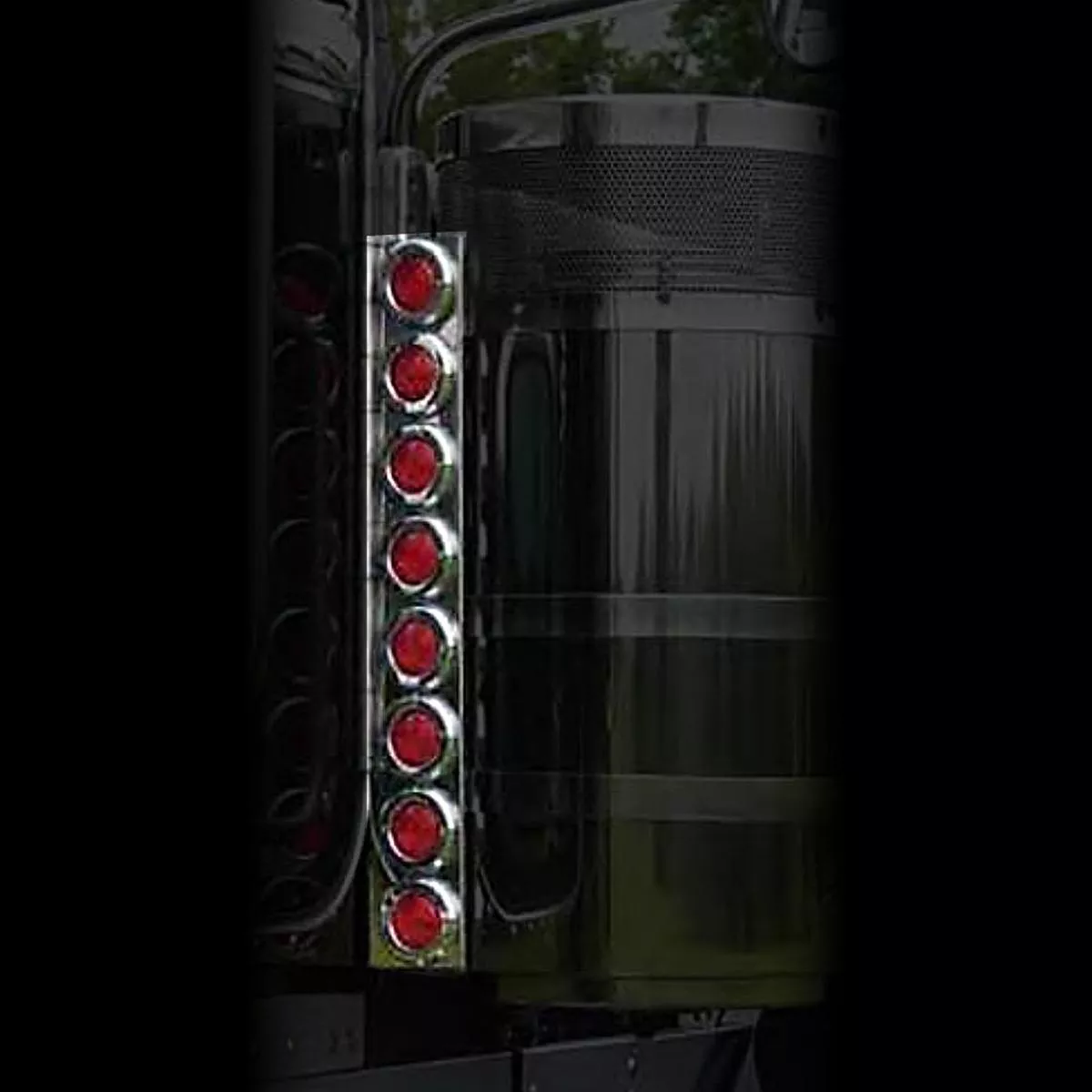 Roadwork’s Peterbilt 15″ Preferred Donaldson Air Cleaner Rear Light Bar (16 x 2″ light holes)